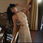 Robe plissée dos nu à lacets et gilet en dentelle