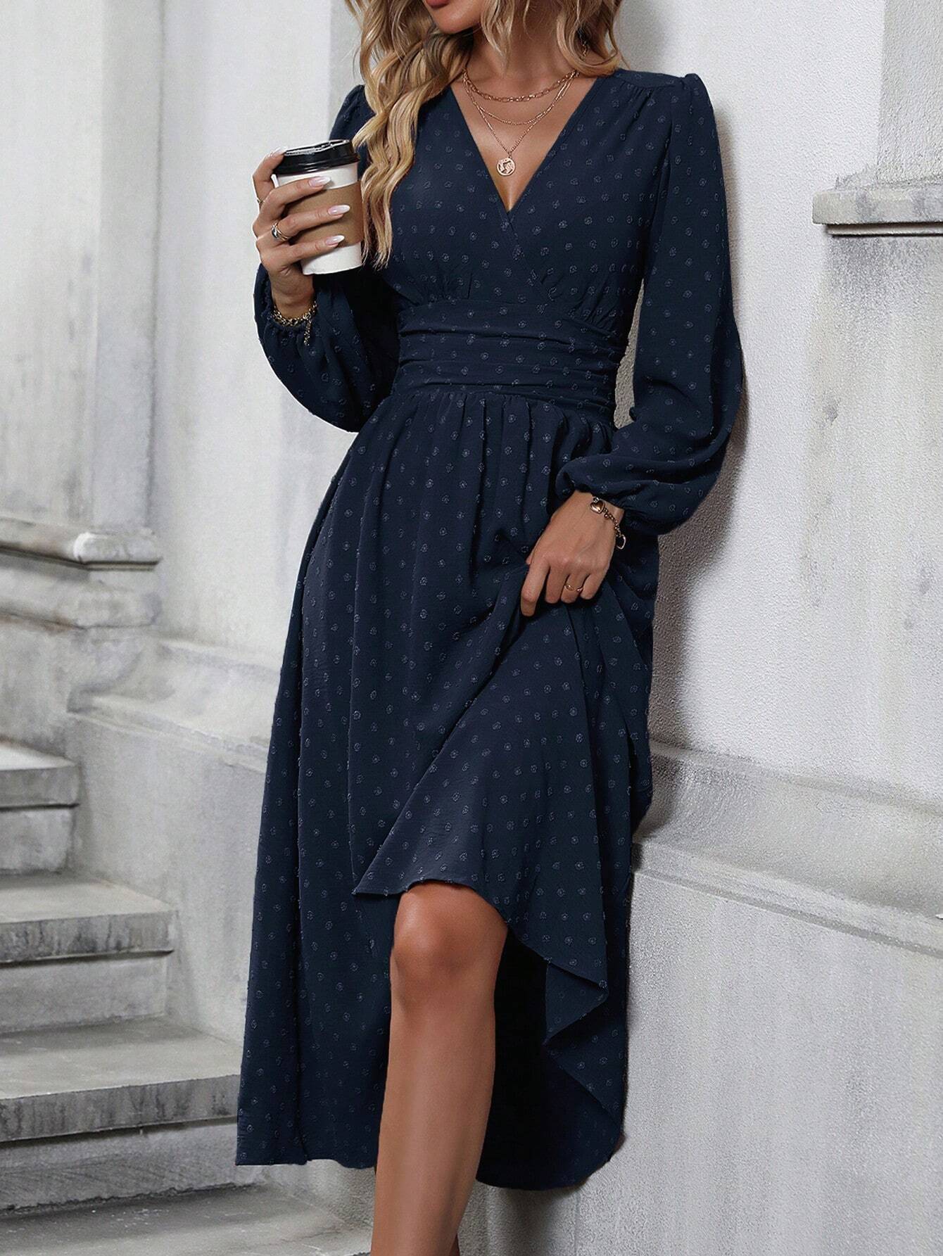 Robe à manches lanternes et taille plissée