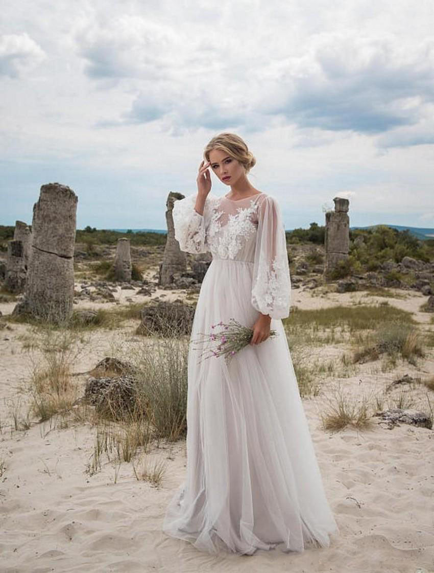 Robe de mariée une pièce brodée en gaze à col rond