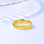 Bagues de couple simples et élégantes
