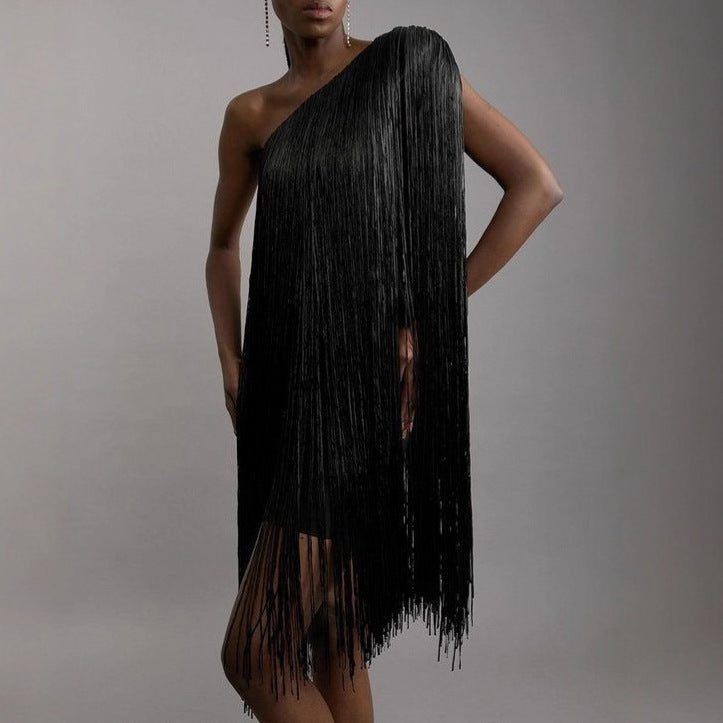Robe de soirée élégante à jupe à pompons