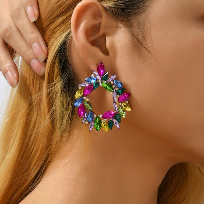 Boucles d'oreilles clous en cristal pour femmes, avec strass brillants, motif floral, multicolores, pour fête, mariage, bal de promo Hover Image
