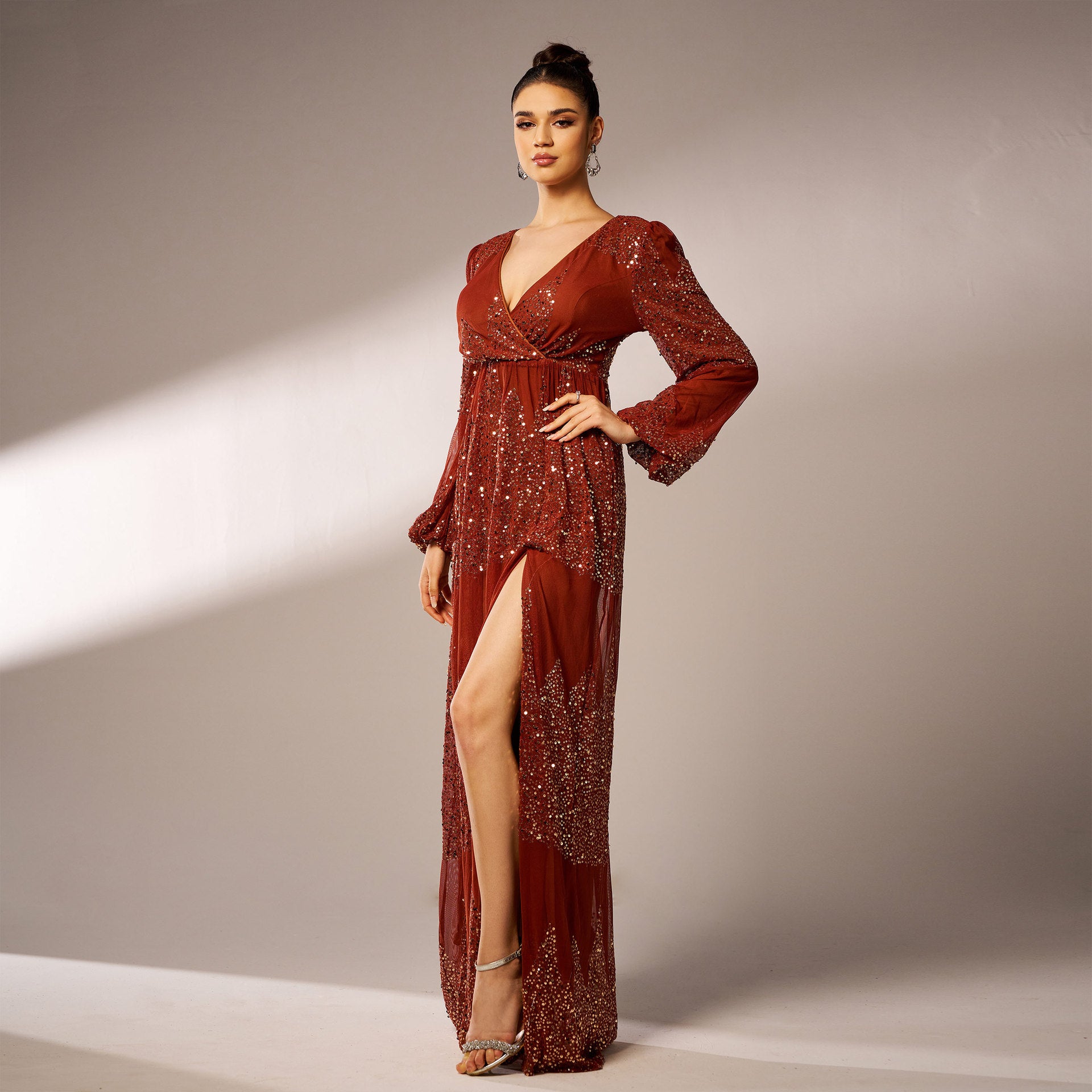 Robe de soirée longue à sequins, col en V et manches longues, sexy