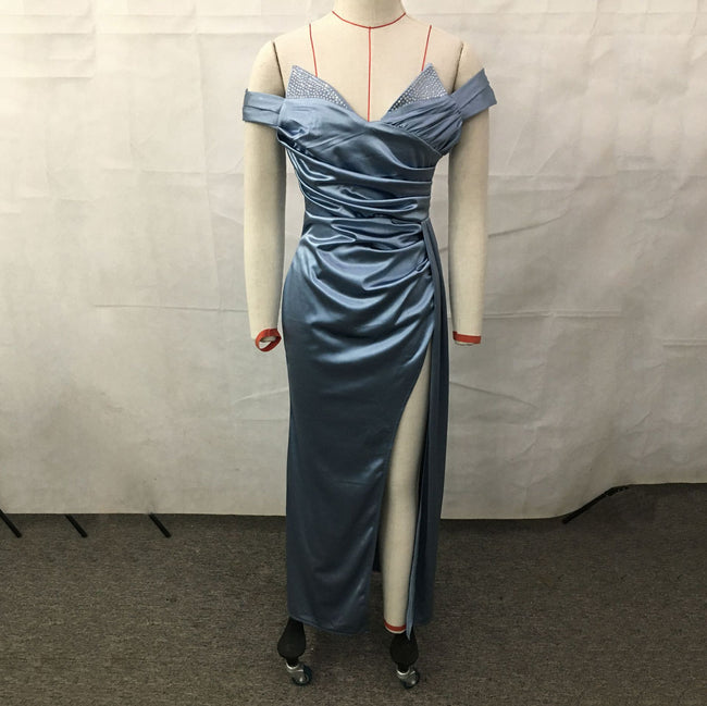 Women's Solid Color Hot Diamond Short Sleeve V-Neck Wedding Dress Main Image