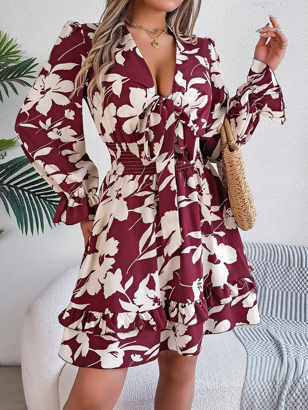 Robe trapèze à manches longues à ourlet festonné et imprimé floral pour femme