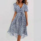 Robe d'été évasée à fleurs imprimées et col en V, à manches courtes pour femme