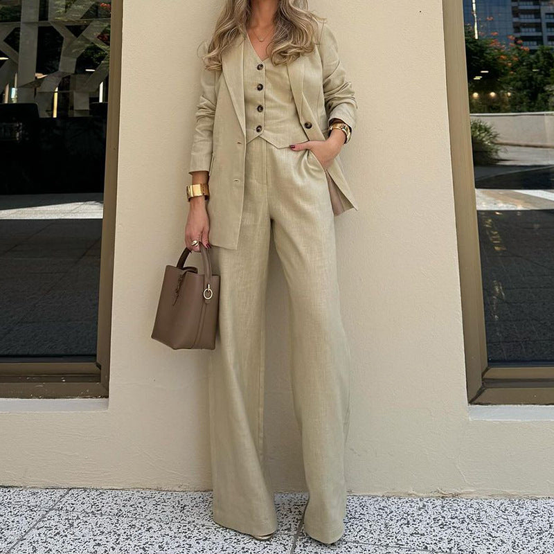 Ensemble de Costume Trois Pièces Chic et Tendance : Blazer, Gilet et Pantalon Large Unicolores