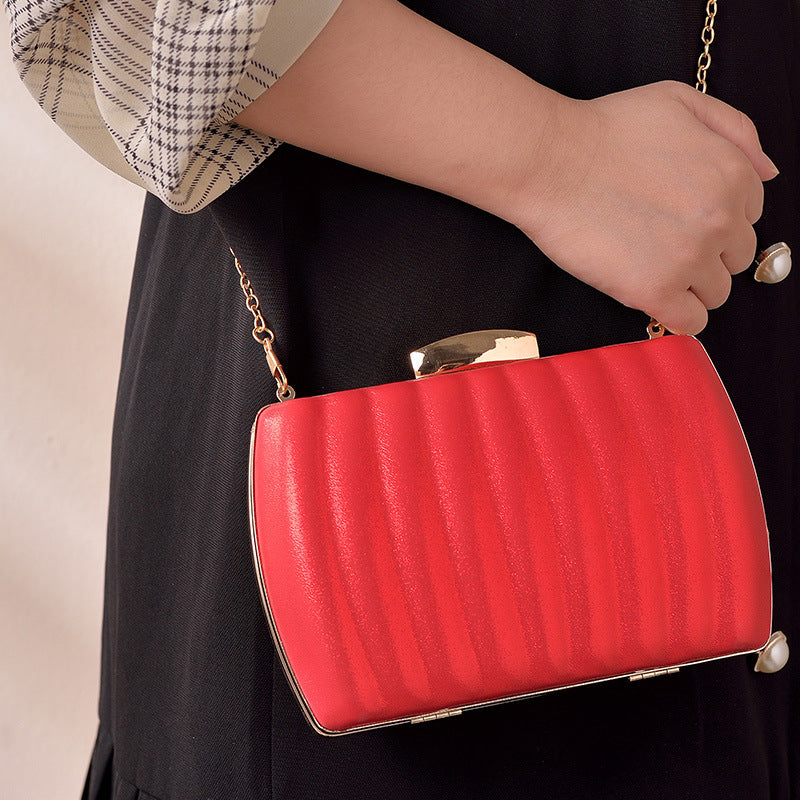 Sac à bandoulière créatif pour femme avec chaîne et pochette