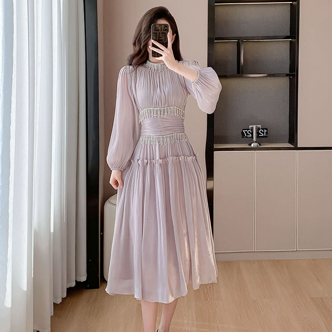 Robe plissée en soie brillante à franges pour femme Hover Image