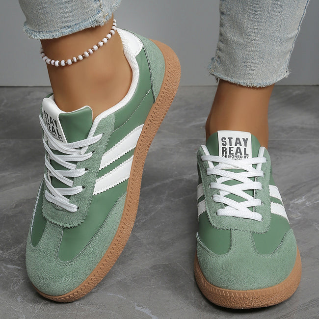 Baskets blanches décontractées et tendance pour femme Main Image