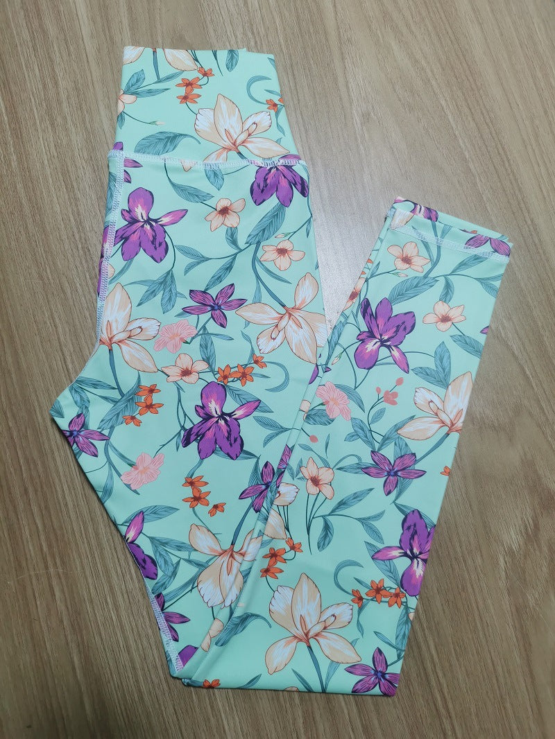 Ensemble de yoga imprimé coloré pour femme avec débardeur et coussinet de poitrine