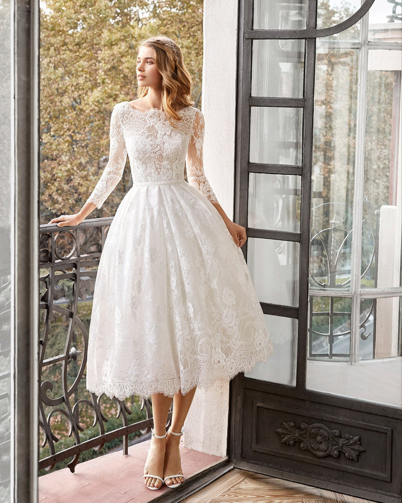 Robe de mariée mi-longue slim manches longues