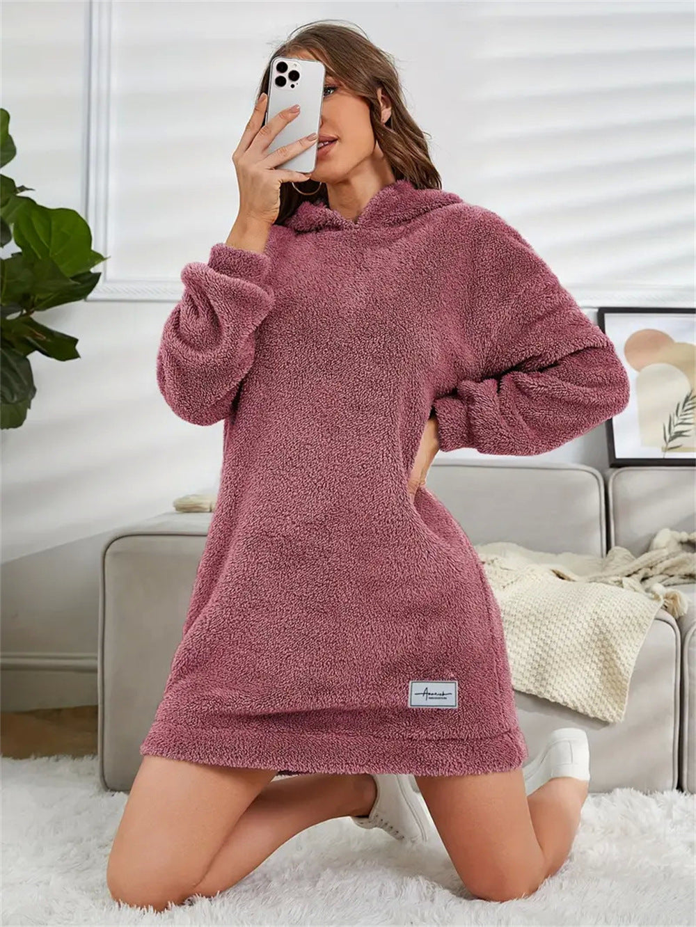 Robe à capuche et manches longues en peluche pour femme