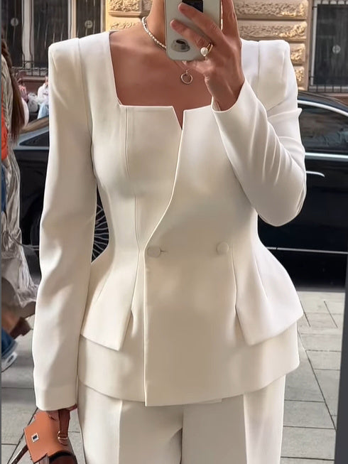 Blazer uni à col carré et à deux boutons