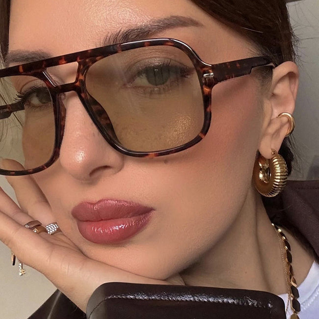 Lunettes de soleil simples et tendance pour femmes Main Image