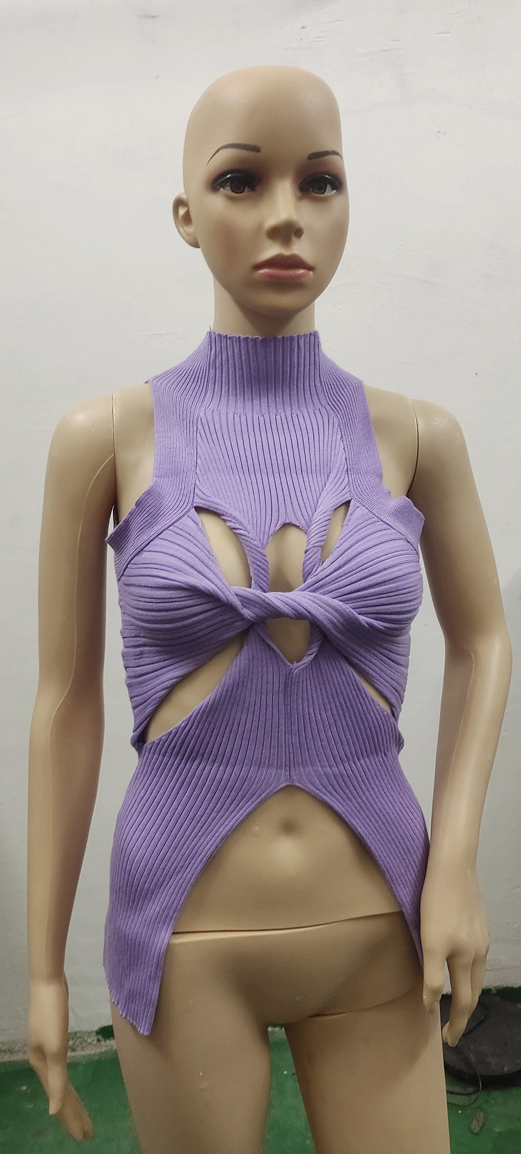 Gilet en laine torsadée sans manches évidé et irrégulier pour femme