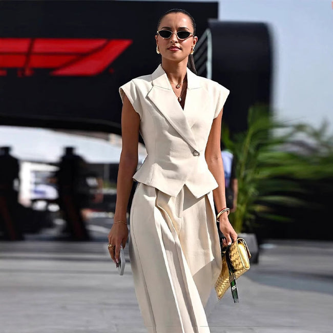 Ensemble tailleur sans manches beige élégant cintré à la taille Main Image