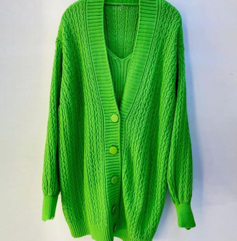 Veste droite et robe pull à fines bretelles