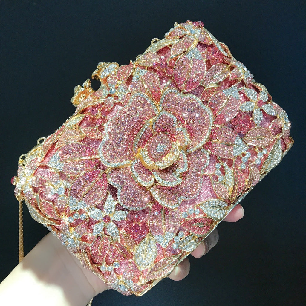 Pochette de soirée en métal rose, chaîne et diamants