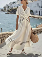 Robe décontractée ample style rétro à imprimé rayé, robe de vacances d'été à manches courtes et col en V, robe longue plissée bohème trapèze pour femme