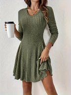 Robe pull à col en V en maille française pour femme