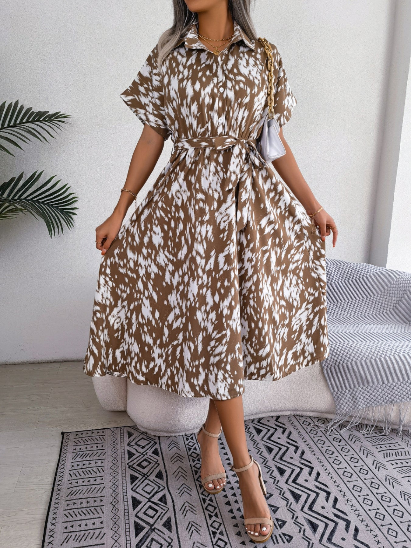 Robe chemise décontractée ample à imprimé léopard et taille nouée pour femme