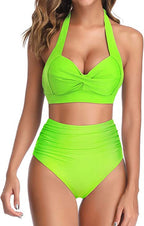 Maillot de bain de vacances au bord de la mer avec haut de bikini fendu à nœud