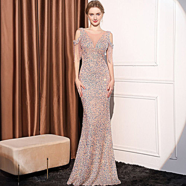Robe longue sirène cintrée à sequins Hover Image