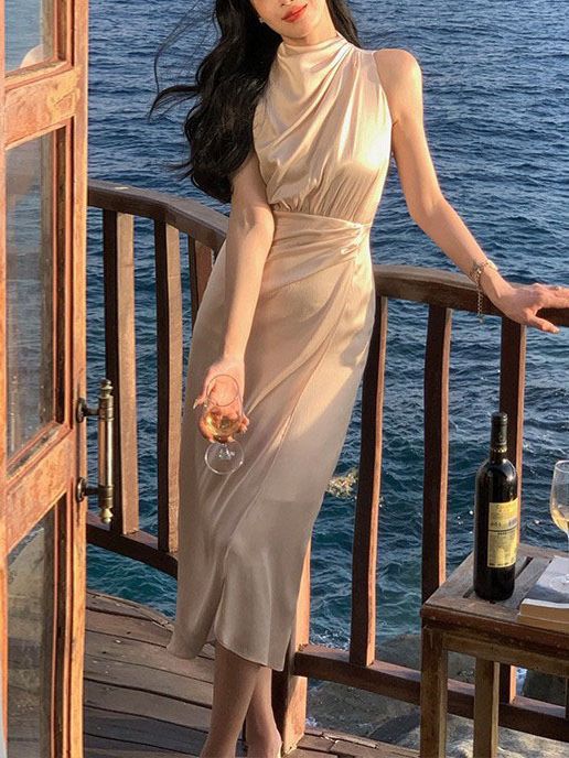 Robe en satin à motif spécifique pour femme