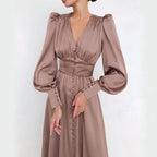 Robe Cintrée à Manches Lanternes Amincissante