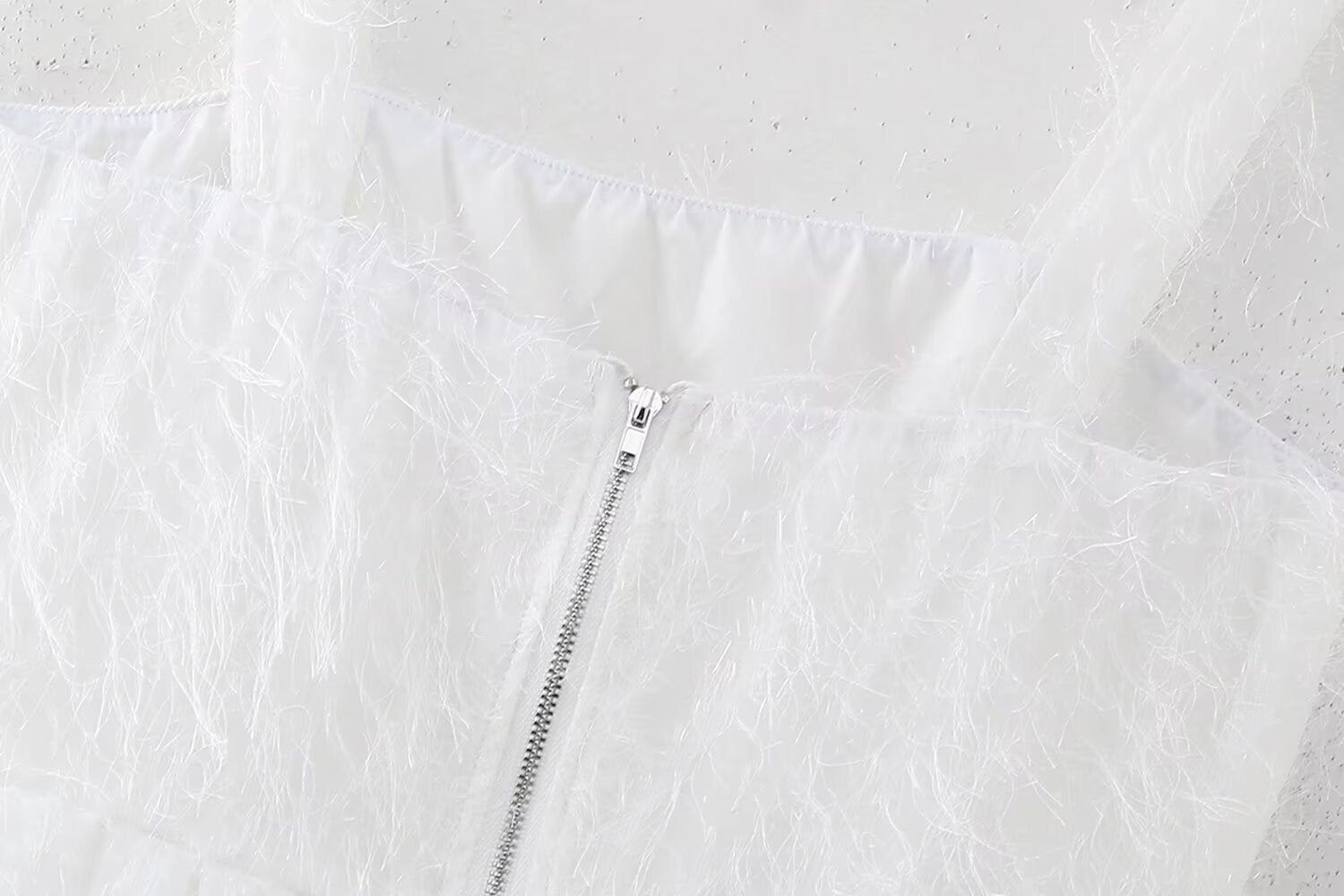 Robe sans manches à pompons pour femme