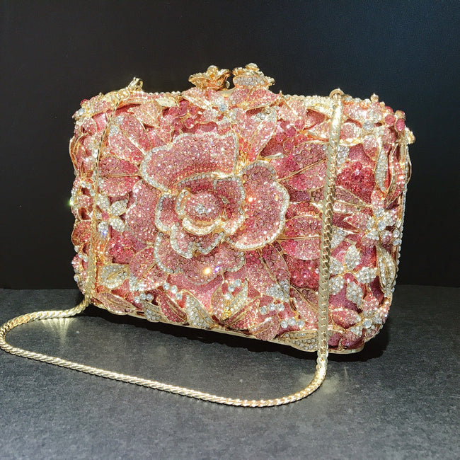 Pochette de soirée en métal rose, chaîne et diamants Hover Image