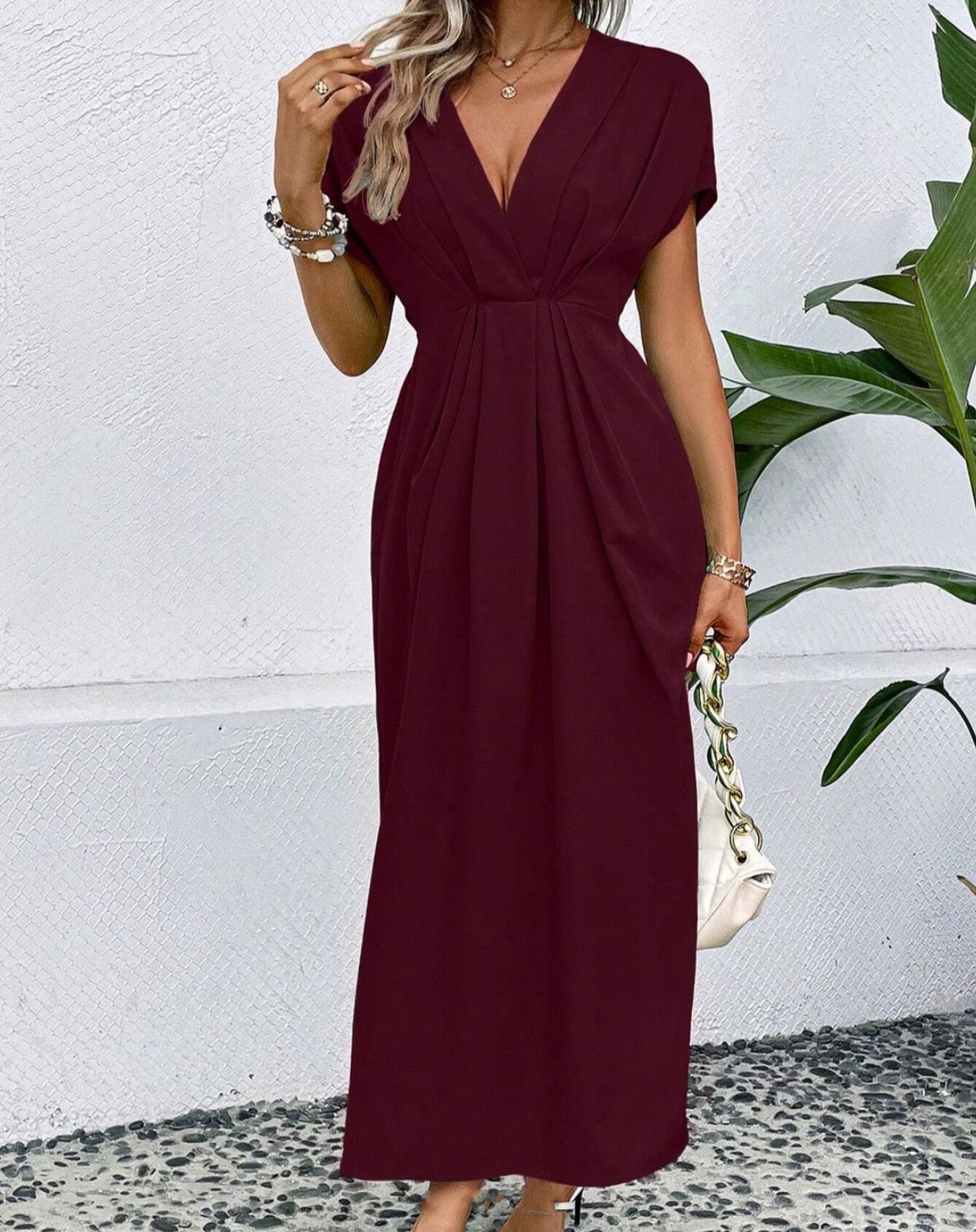Robe longue unie à col en V profond, manches à épaules plissées et taille élastique