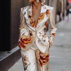 Ensemble deux pièces de costume en satin imprimé à manches longues