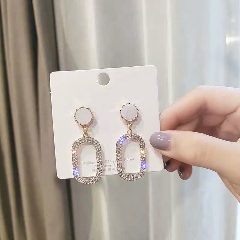 Boucles d'oreilles pendantes exagérées en strass pour femmes