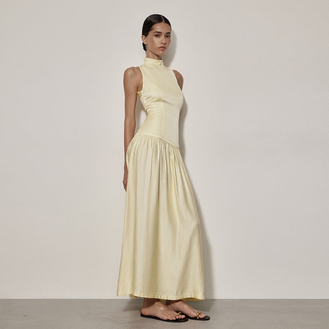 Robe Satinée Fille Tendance Col Rond Sans Manches Dos Nu Coupe Ajustée Main Image