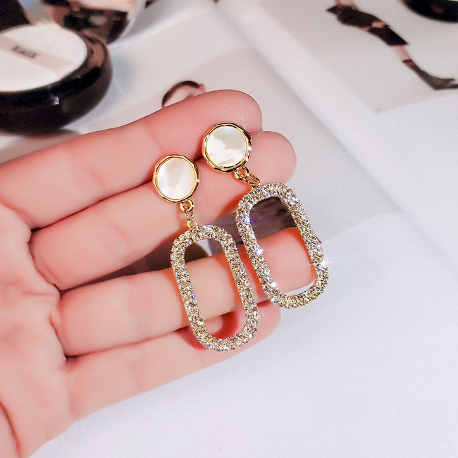 Boucles d'oreilles pendantes exagérées en strass pour femmes Main Image