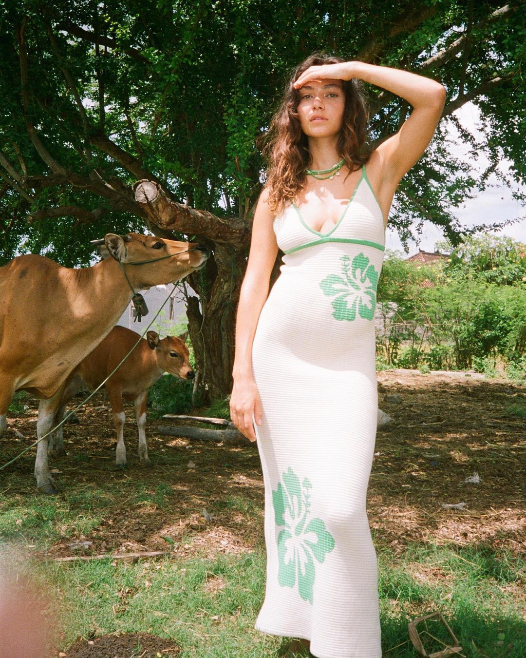 Robe sexy en maille à fines bretelles, dos nu et col en V