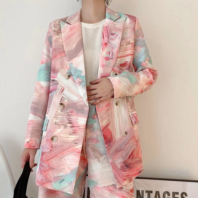 Blazer croisé imprimé graffiti pour femme Hover Image