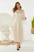 Robe longue ample à encolure ronde et laçage