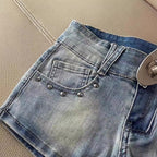 Short en jean rétro de couleur claire à la mode pour femme